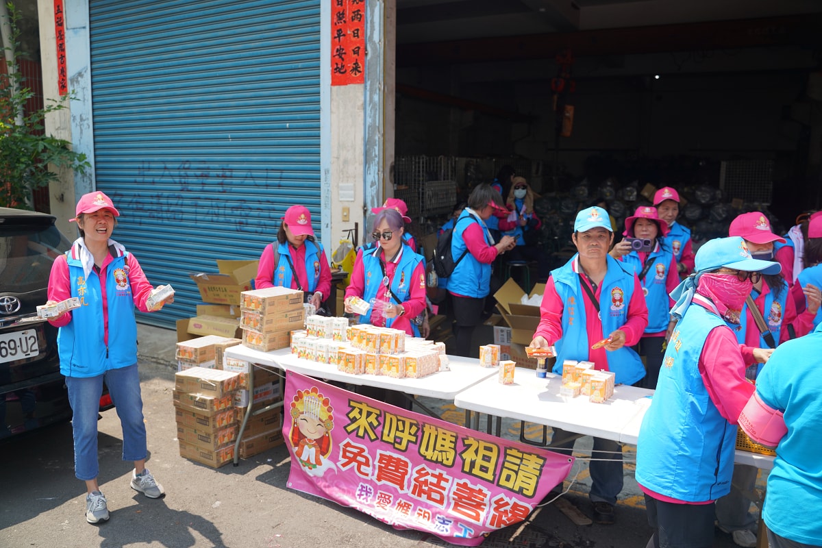 【2026白沙屯拱天宮媽祖進香】全台唯一拱天宮認證55688粉紅超跑車隊 香燈腳移動式冷氣休息站 - 第14張圖 【2026白沙屯拱天宮媽祖進香】全台唯一拱天宮認證55688粉紅超跑車隊 香燈腳移動式冷氣休息站