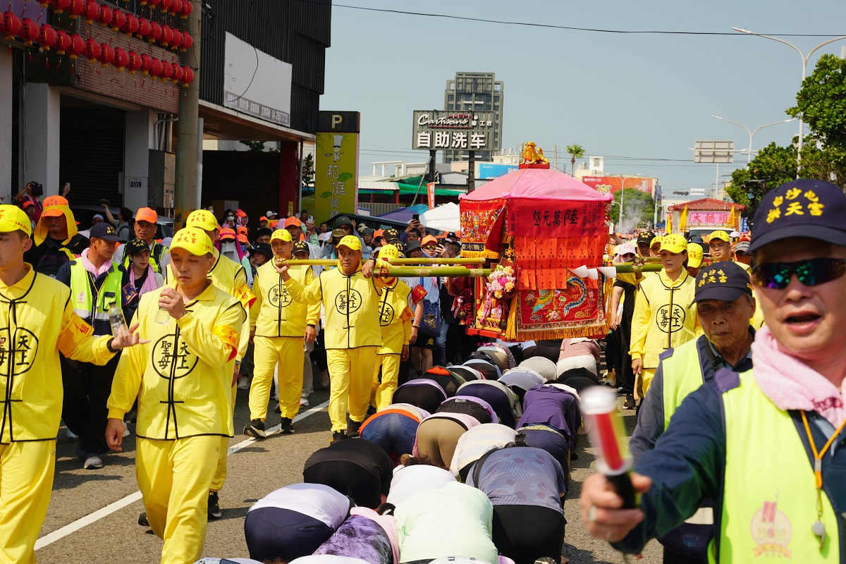 【2026白沙屯拱天宮媽祖進香】全台唯一拱天宮認證55688粉紅超跑車隊 香燈腳移動式冷氣休息站 - 第22張圖 【2026白沙屯拱天宮媽祖進香】全台唯一拱天宮認證55688粉紅超跑車隊 香燈腳移動式冷氣休息站