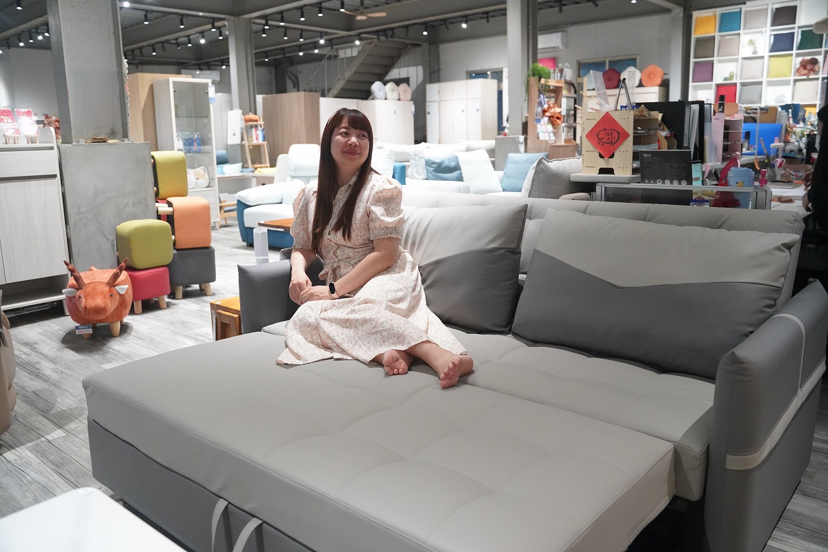 【億家具批發倉庫泰山店】泰山家具店推薦 門口可停車/人人可享批發價終身保修/客製化沙發選擇多