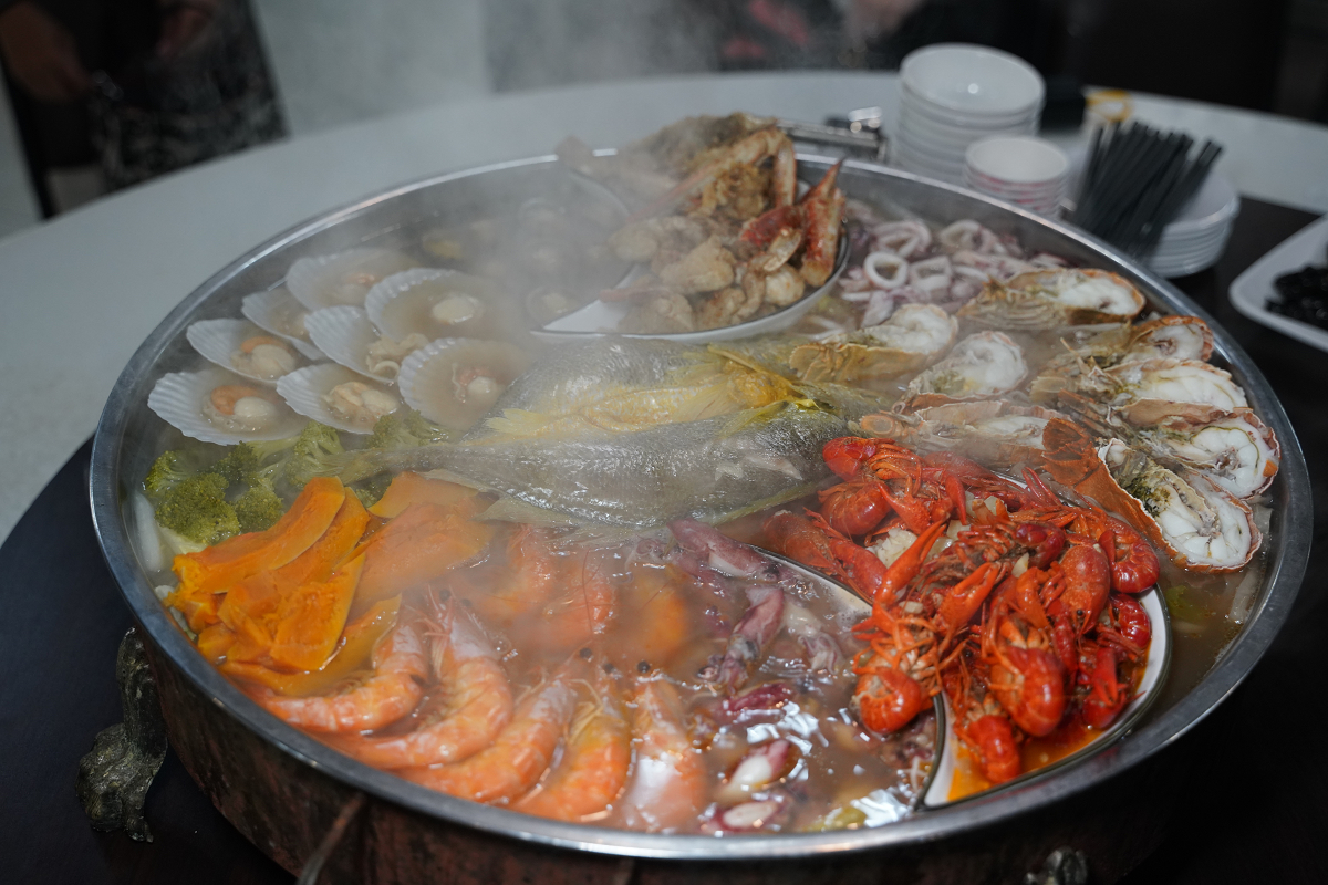 【龍福山莊海鮮痛風鍋】馬祖北竿必吃海鮮料理 桌菜聚餐好選擇 當季海鮮一鍋搞定 - 第6張圖 【龍福山莊海鮮痛風鍋】馬祖北竿必吃海鮮料理 桌菜聚餐好選擇 當季海鮮一鍋搞定