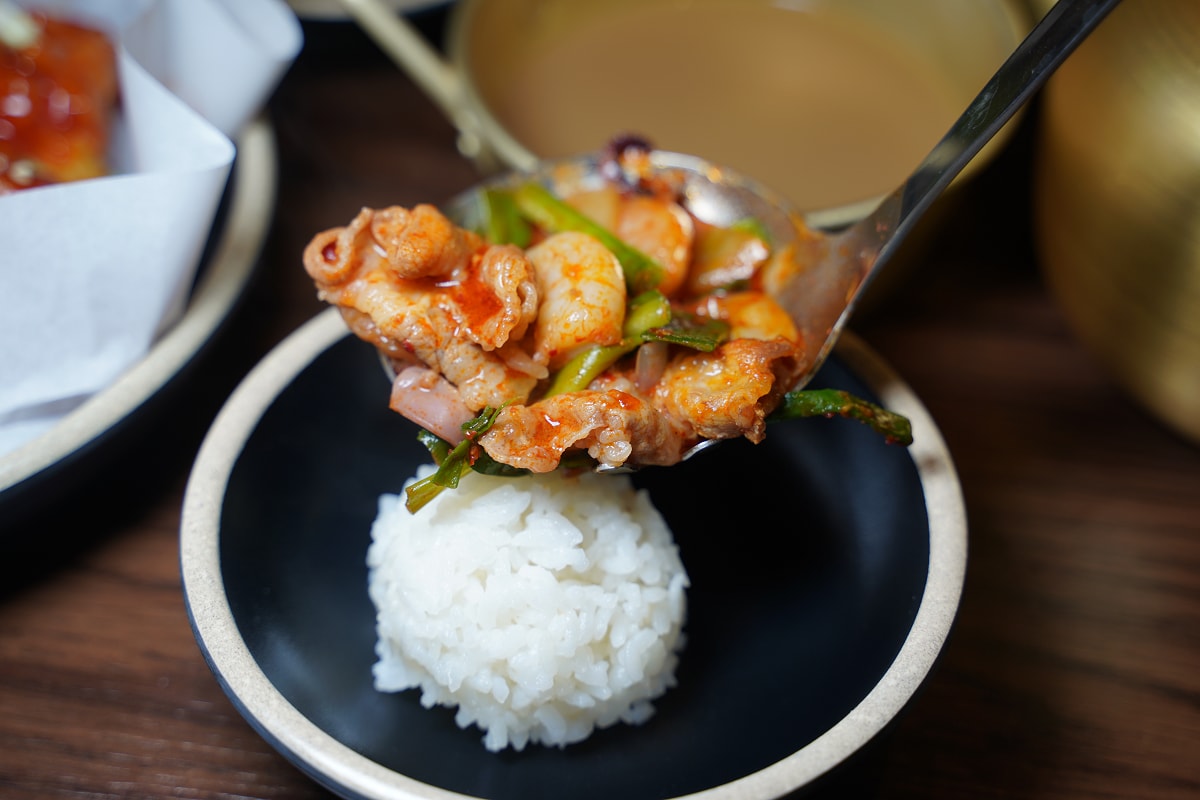 【釜山三味食堂 사위식당 台中店】台中韓式料理推薦 正宗韓國歐巴老闆的章魚蝦鍋 中友百貨旁