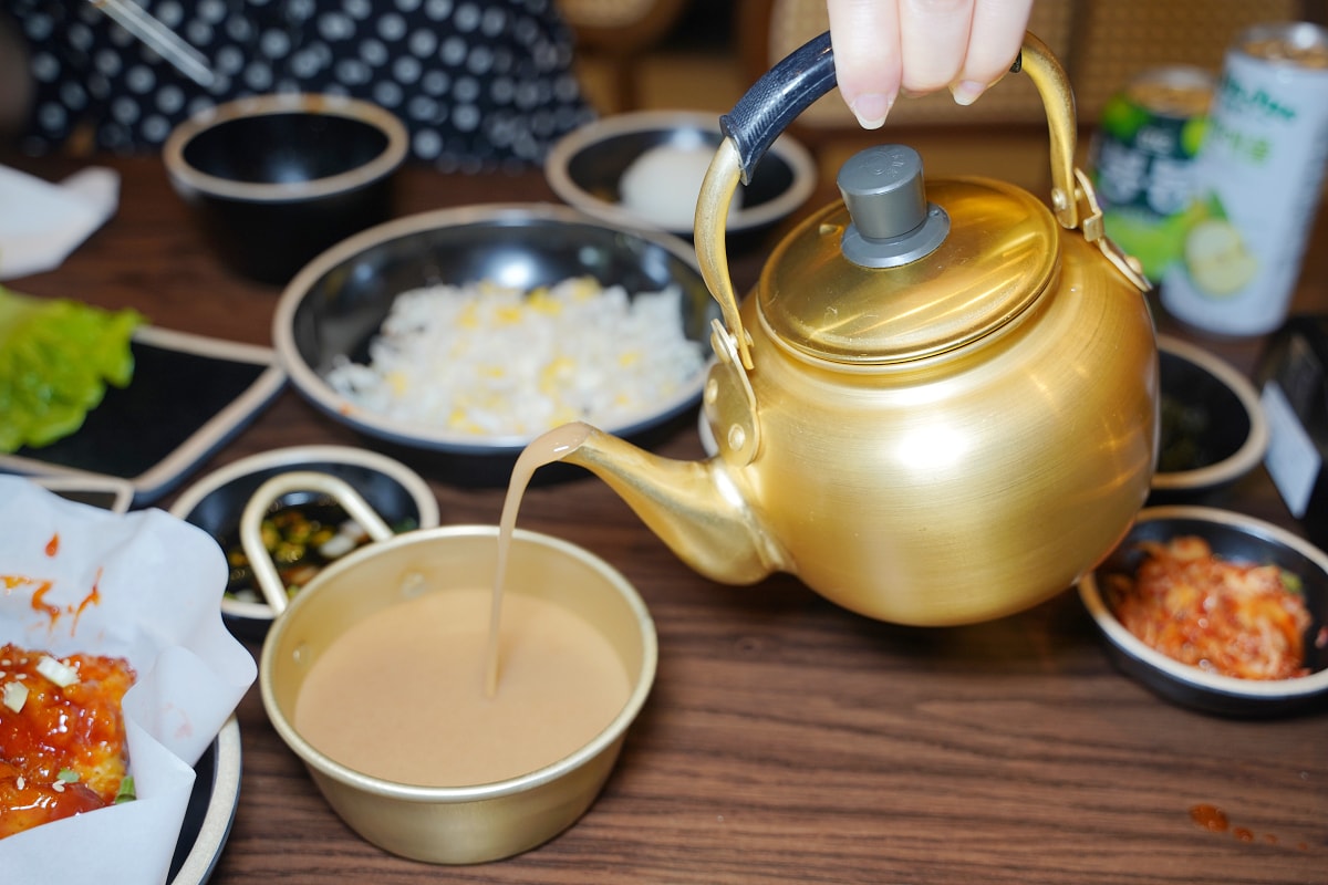 【釜山三味食堂 사위식당 台中店】台中韓式料理推薦 正宗韓國歐巴老闆的章魚蝦鍋 中友百貨旁