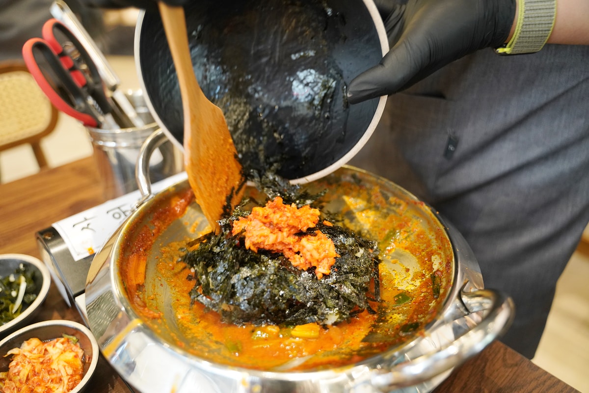 【釜山三味食堂 사위식당 台中店】台中韓式料理推薦 正宗韓國歐巴老闆的章魚蝦鍋 中友百貨旁