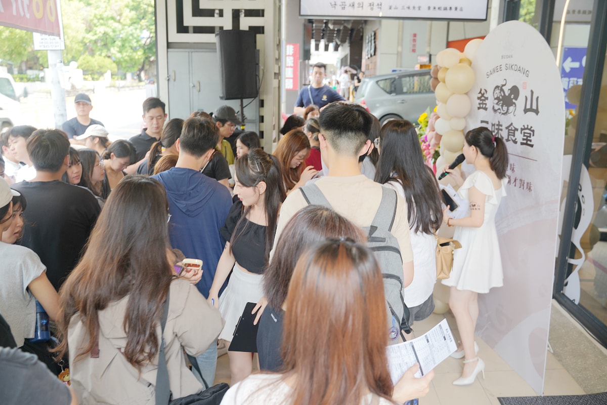 【釜山三味食堂 사위식당 台中店】台中韓式料理推薦 正宗韓國歐巴老闆的章魚蝦鍋 中友百貨旁