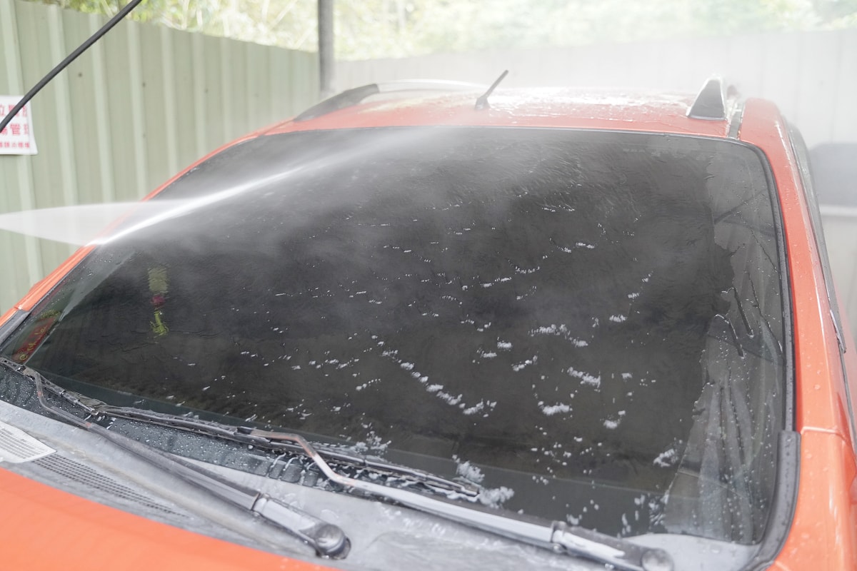 【SOFT99 gla’co 洗車前用免雨刷】雨天開車視野清晰更安全 搭配自動洗車機簡單快速 - 第3張圖 【SOFT99 gla’co 洗車前用免雨刷】雨天開車視野清晰更安全 搭配自動洗車機簡單快速