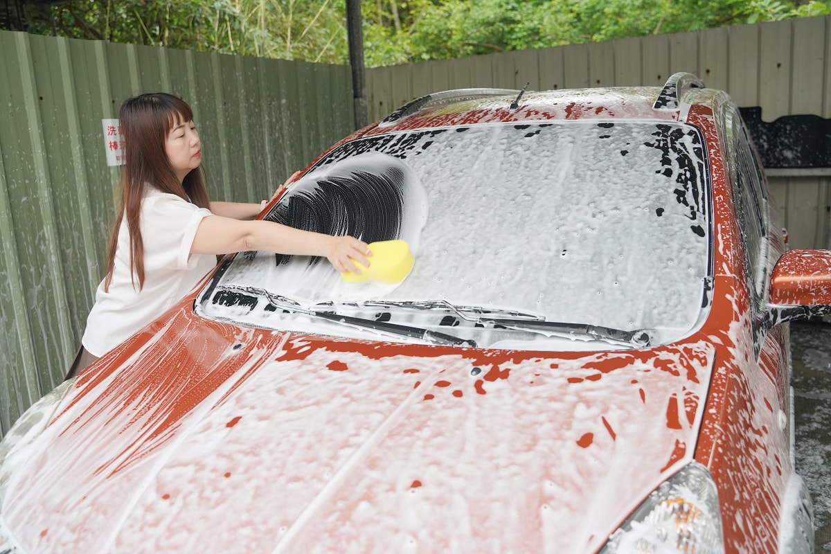 【SOFT99 gla’co 洗車前用免雨刷】雨天開車視野清晰更安全 搭配自動洗車機簡單快速 - 第5張圖 【SOFT99 gla’co 洗車前用免雨刷】雨天開車視野清晰更安全 搭配自動洗車機簡單快速