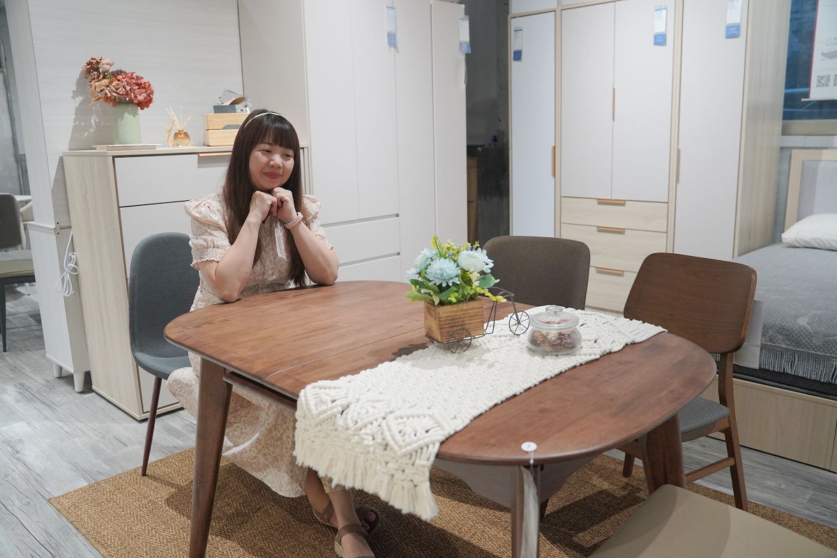 【億家具批發倉庫泰山店】泰山家具店推薦 門口可停車/人人可享批發價終身保修/客製化沙發選擇多