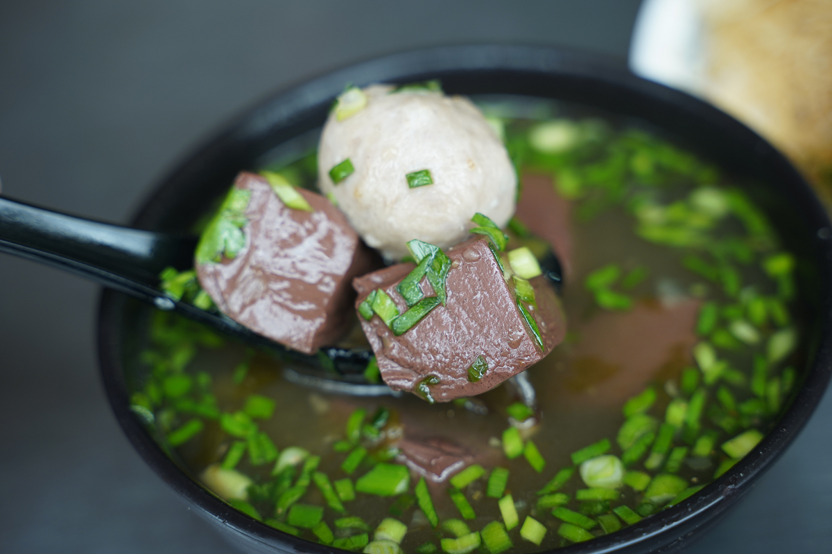 【米蟲早午飯】內壢台式早午餐推薦 平價中式餐點快速出餐 推三寶飯/炒麵+炒米粉 手工辣椒必加