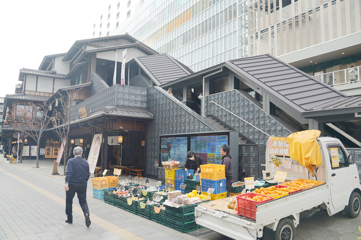 【小田原新城下町 Minaka小田原】重現江戶小田原宿場町街景 14樓免費足湯觀小田原城全景 - 第2張圖 【小田原新城下町 Minaka小田原】重現江戶小田原宿場町街景 14樓免費足湯觀小田原城全景