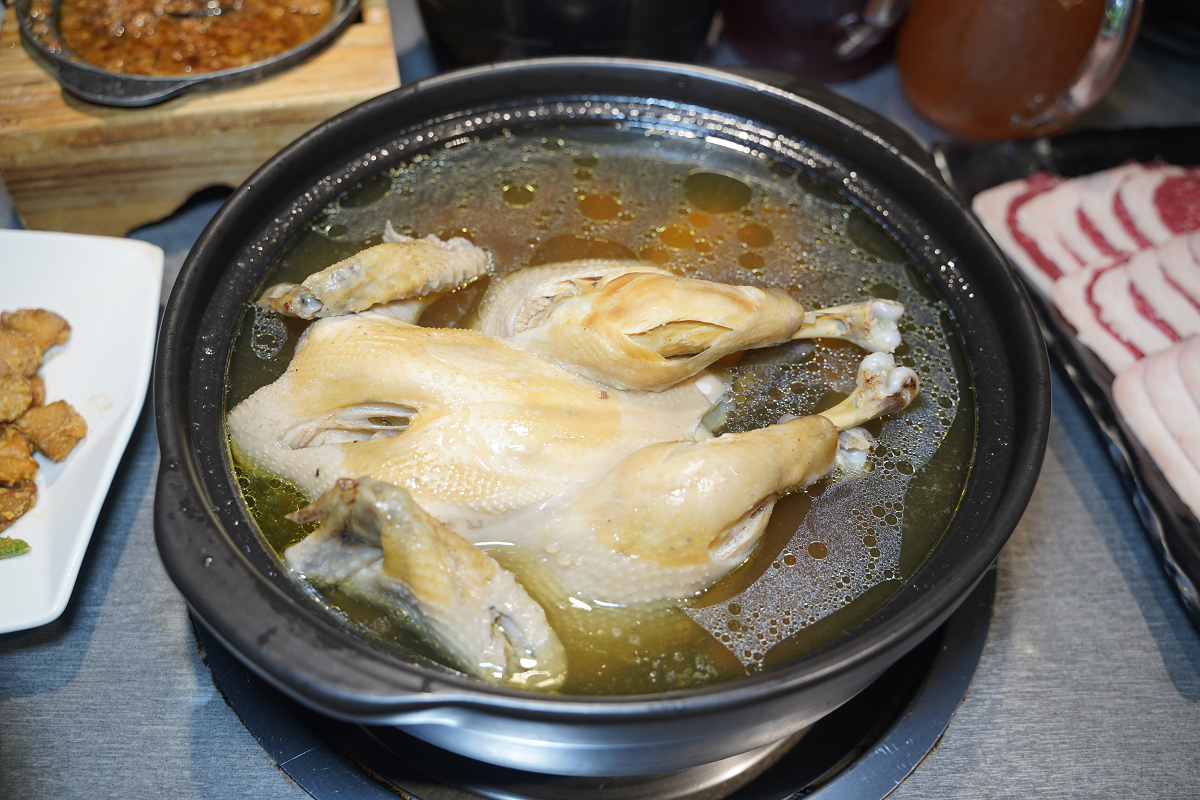 【菇神鹿谷店】南投鹿谷美食餐廳推薦 連續五年入選臺灣米其林指南殊榮 美味必點天白花菇燉土雞 - 第18張圖 【菇神鹿谷店】南投鹿谷美食餐廳推薦 連續五年入選臺灣米其林指南殊榮 美味必點天白花菇燉土雞
