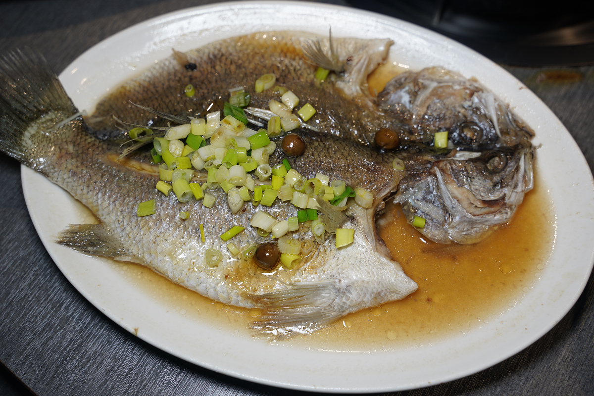 【菇神鹿谷店】南投鹿谷美食餐廳推薦 連續五年入選臺灣米其林指南殊榮 美味必點天白花菇燉土雞
