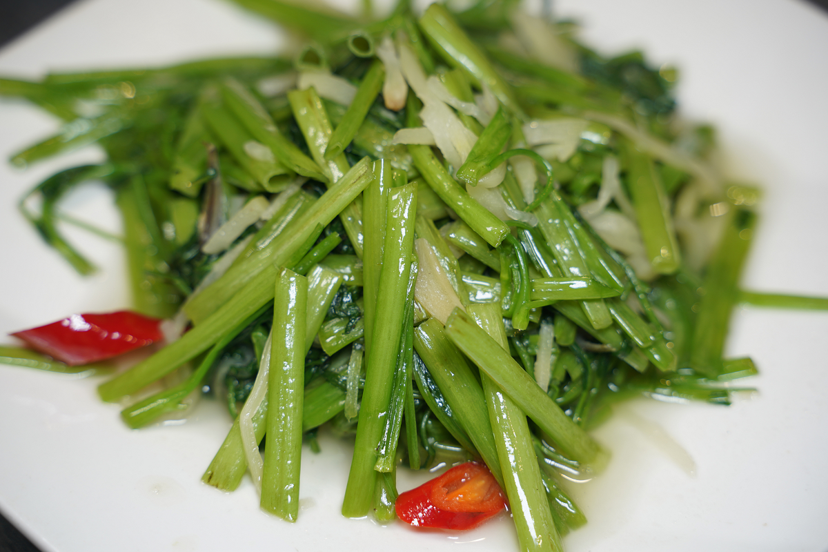 【菇神鹿谷店】南投鹿谷美食餐廳推薦 連續五年入選臺灣米其林指南殊榮 美味必點天白花菇燉土雞