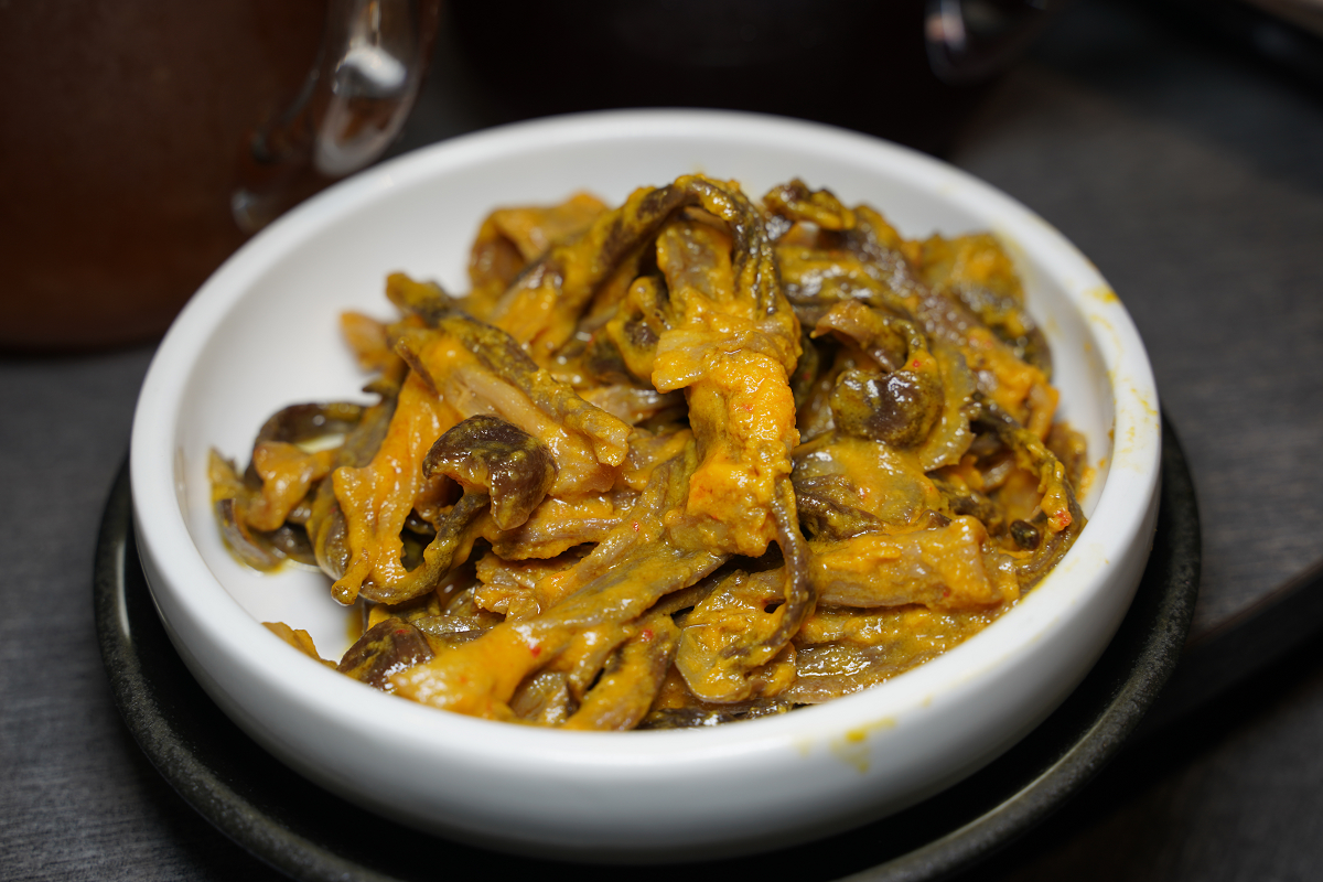 【菇神鹿谷店】南投鹿谷美食餐廳推薦 連續五年入選臺灣米其林指南殊榮 美味必點天白花菇燉土雞 - 第32張圖 【菇神鹿谷店】南投鹿谷美食餐廳推薦 連續五年入選臺灣米其林指南殊榮 美味必點天白花菇燉土雞