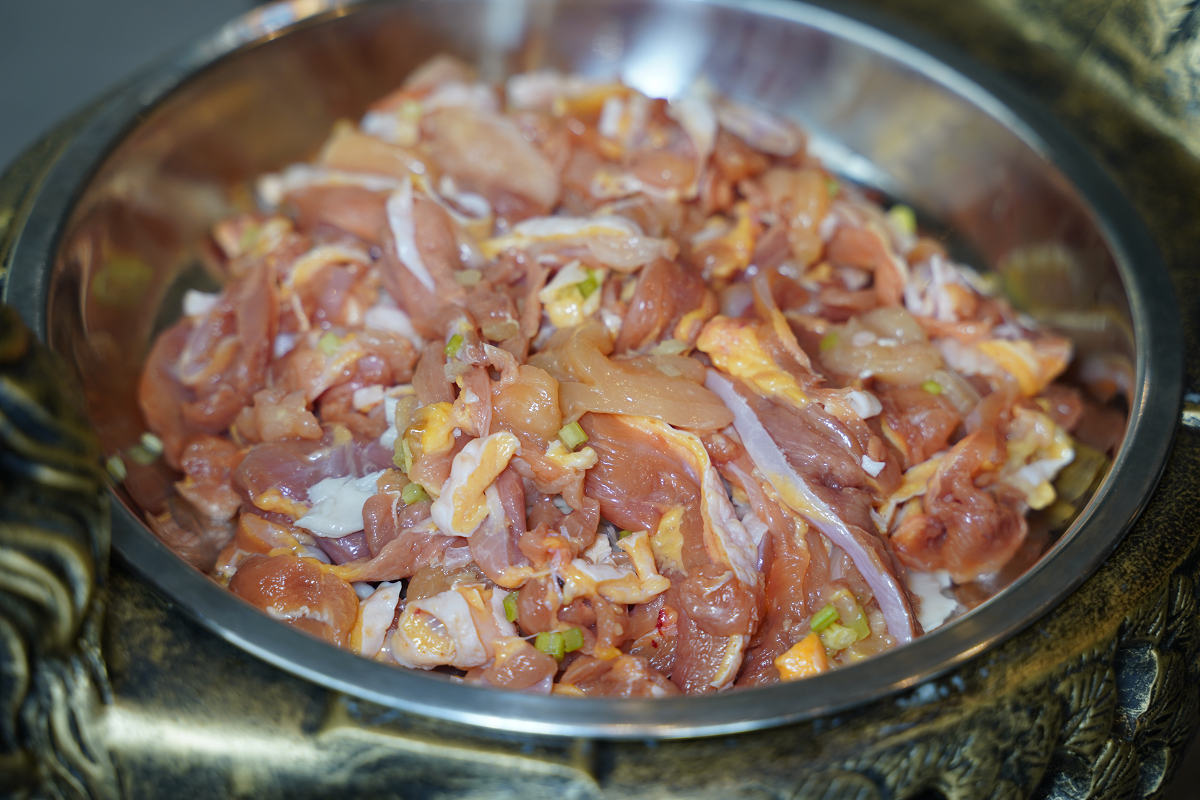 【雞王涮涮鍋鹿芝谷店】南投鹿谷美食餐廳推薦 消費滿額免費參觀鹿芝谷 美味必點金雞滿福四人套餐