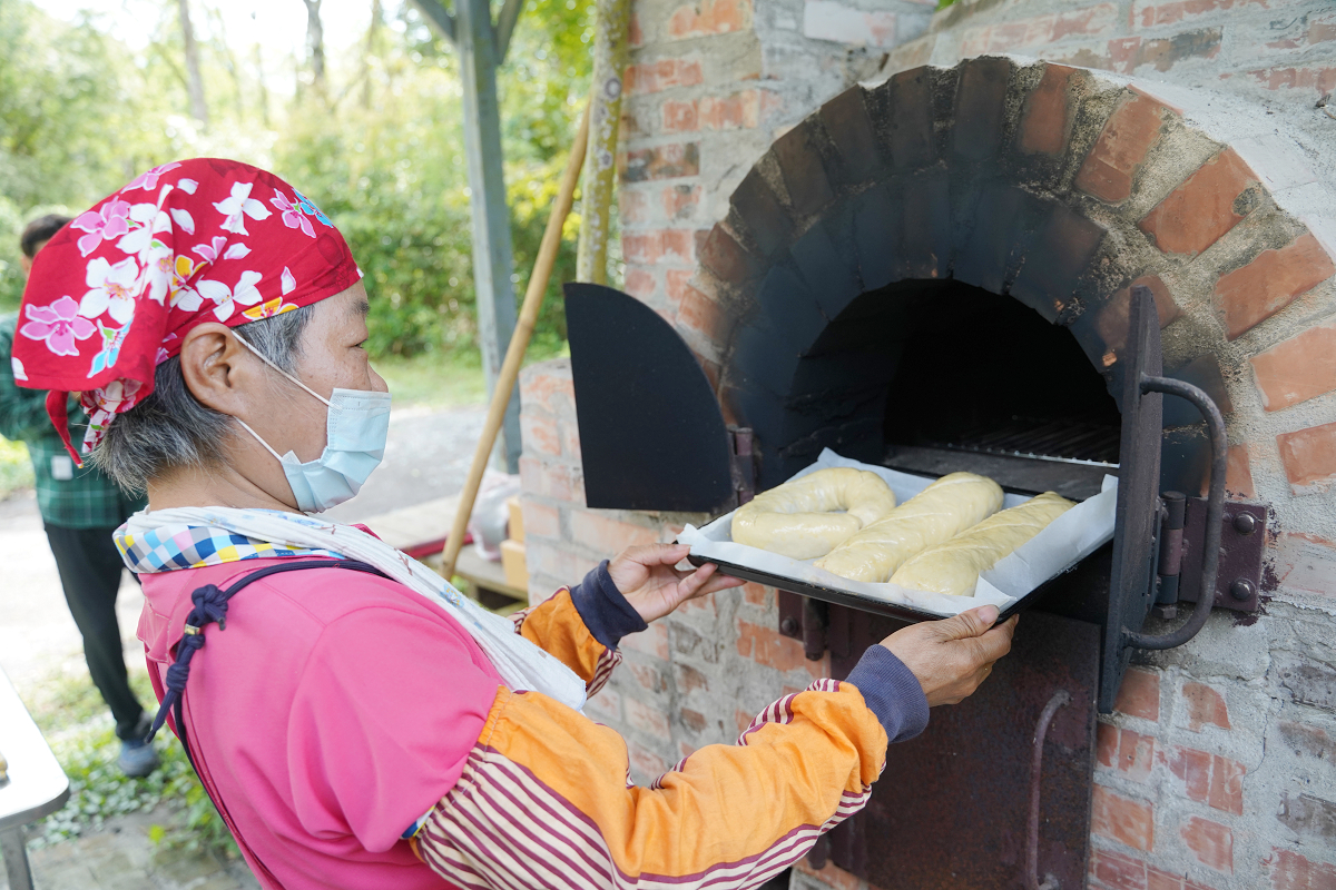 【花蓮大豐社區】心林農園客家傳統美食手作體驗 窯烤麵包/客家擂茶/客家花生糕/草仔粿/米苔目 - 第6張圖 【花蓮大豐社區】心林農園客家傳統美食手作體驗 窯烤麵包/客家擂茶/客家花生糕/草仔粿/米苔目