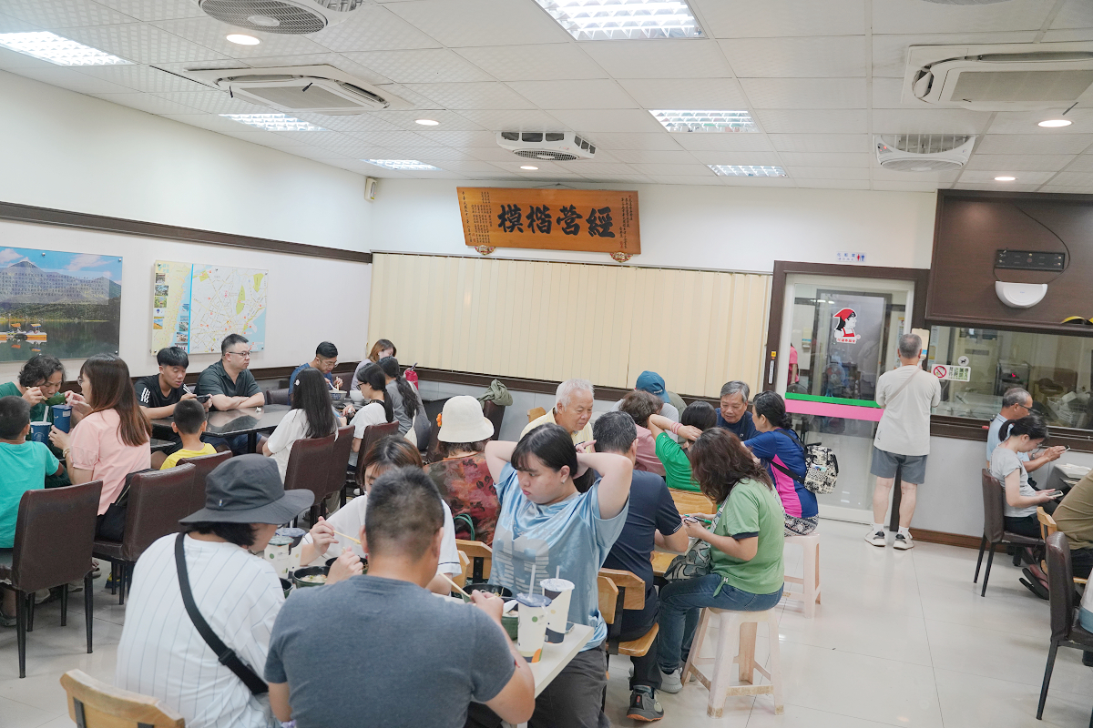 【花蓮香扁食】花蓮市區超人氣小吃推薦 創立於1979年遊客美食首選 首創鮮肉鮮蝦翡翠綜合扁食 - 第3張圖 【花蓮香扁食】花蓮市區超人氣小吃推薦 創立於1979年遊客美食首選 首創鮮肉鮮蝦翡翠綜合扁食
