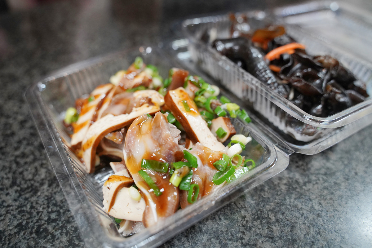 【花蓮香扁食】花蓮市區超人氣小吃推薦 創立於1979年遊客美食首選 首創鮮肉鮮蝦翡翠綜合扁食 - 第6張圖 【花蓮香扁食】花蓮市區超人氣小吃推薦 創立於1979年遊客美食首選 首創鮮肉鮮蝦翡翠綜合扁食