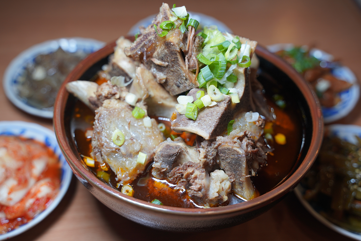 【清牛堂清燉牛肉麵內壢店】週末假日限定龍骨霸王牛肉麵必點 牛肉麵老饕必訪 完美比例清燉牛肉麵 - 第14張圖 【清牛堂清燉牛肉麵內壢店】週末假日限定龍骨霸王牛肉麵必點 牛肉麵老饕必訪 完美比例清燉牛肉麵