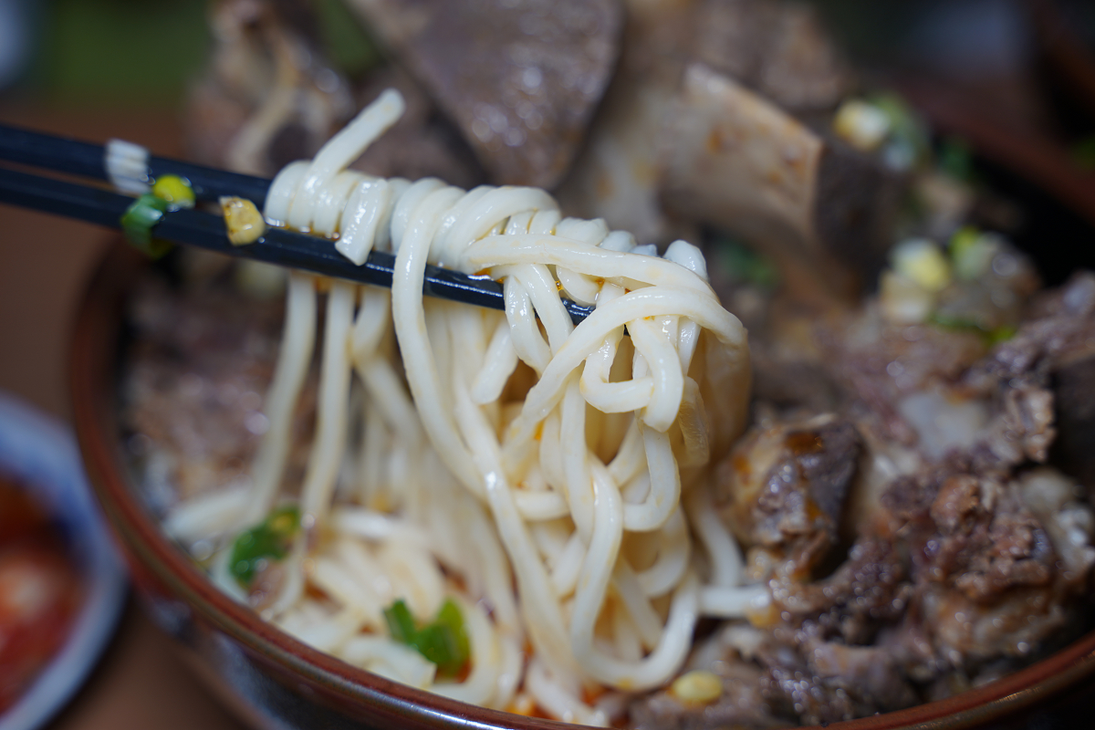 【清牛堂清燉牛肉麵內壢店】週末假日限定龍骨霸王牛肉麵必點 牛肉麵老饕必訪 完美比例清燉牛肉麵 - 第16張圖 【清牛堂清燉牛肉麵內壢店】週末假日限定龍骨霸王牛肉麵必點 牛肉麵老饕必訪 完美比例清燉牛肉麵