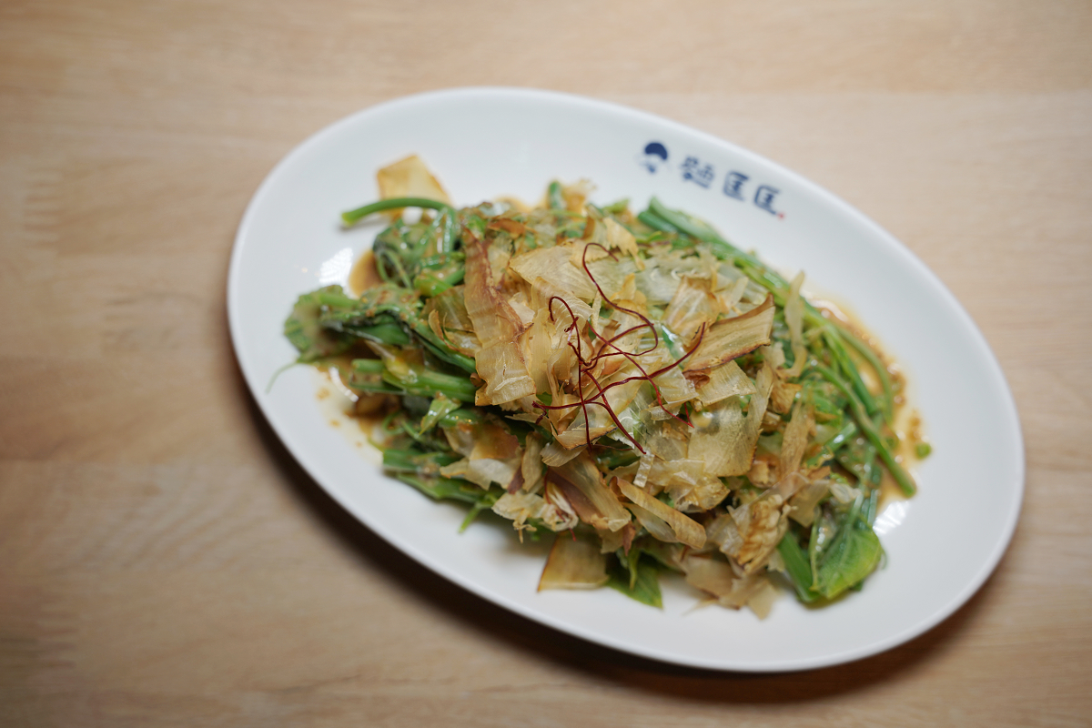 【麵匡匡拉麵食堂土城明德店】土城拉麵推薦 獨特湯頭一試上癮 激推鹹蛋黃金沙/炙燒培根牛拉麵 - 第9張圖 【麵匡匡拉麵食堂土城明德店】土城拉麵推薦 獨特湯頭一試上癮 激推鹹蛋黃金沙/炙燒培根牛拉麵