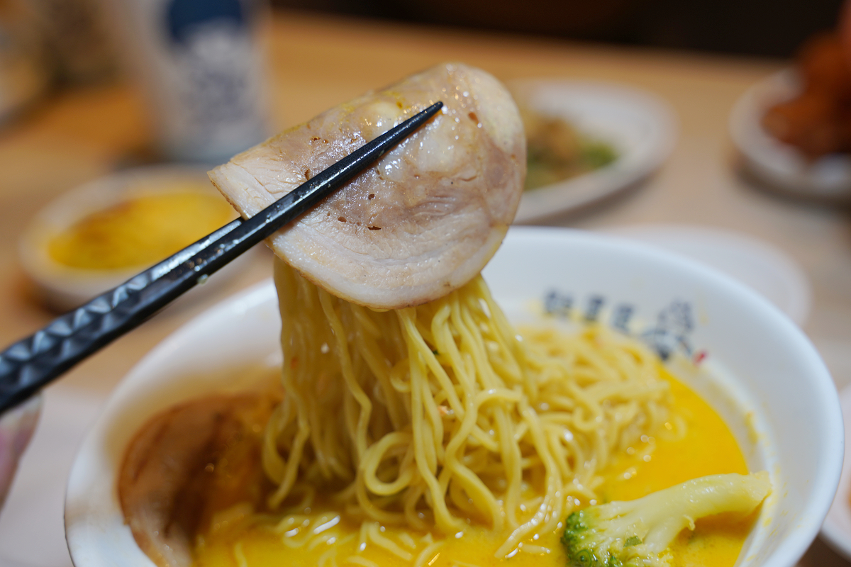 【麵匡匡拉麵食堂土城明德店】土城拉麵推薦 獨特湯頭一試上癮 激推鹹蛋黃金沙/炙燒培根牛拉麵 - 第16張圖 【麵匡匡拉麵食堂土城明德店】土城拉麵推薦 獨特湯頭一試上癮 激推鹹蛋黃金沙/炙燒培根牛拉麵