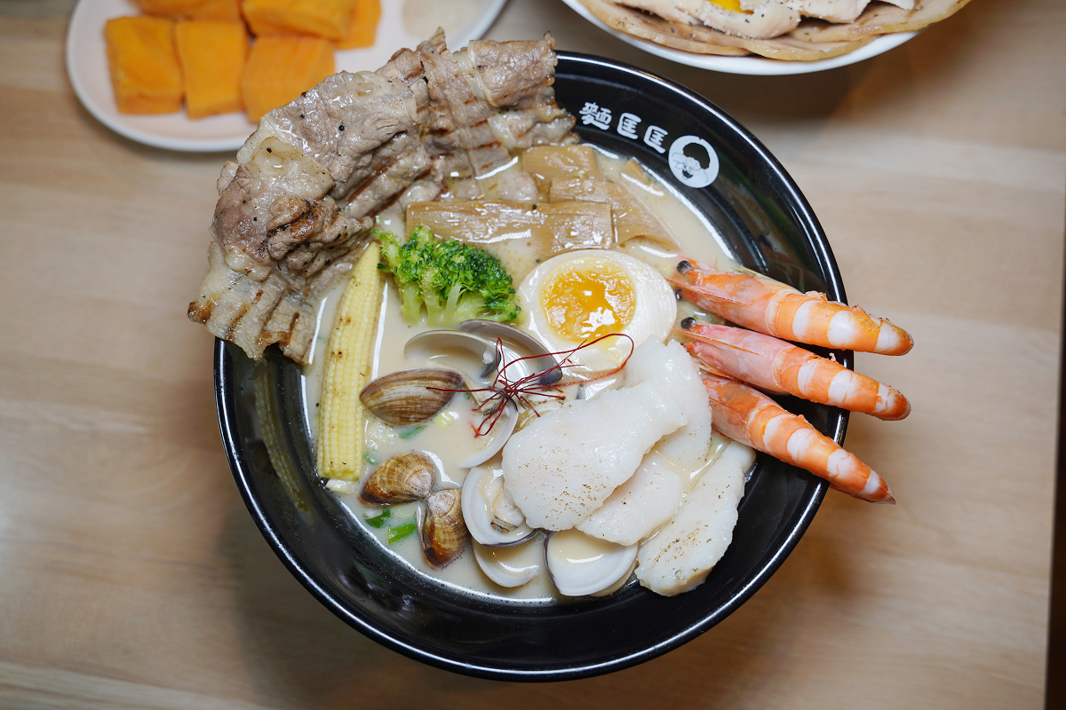 【麵匡匡拉麵食堂土城明德店】土城拉麵推薦 獨特湯頭一試上癮 激推鹹蛋黃金沙/炙燒培根牛拉麵 - 第17張圖 【麵匡匡拉麵食堂土城明德店】土城拉麵推薦 獨特湯頭一試上癮 激推鹹蛋黃金沙/炙燒培根牛拉麵