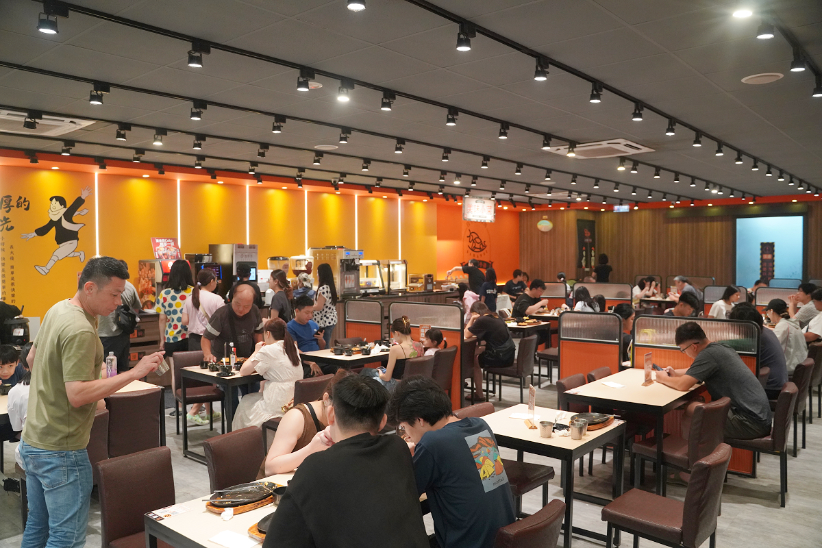 【小時厚牛排桃園八德店】桃園八德吃到飽推薦 興豐公園旁八德超人氣牛排館 豐富自助吧通通吃到飽