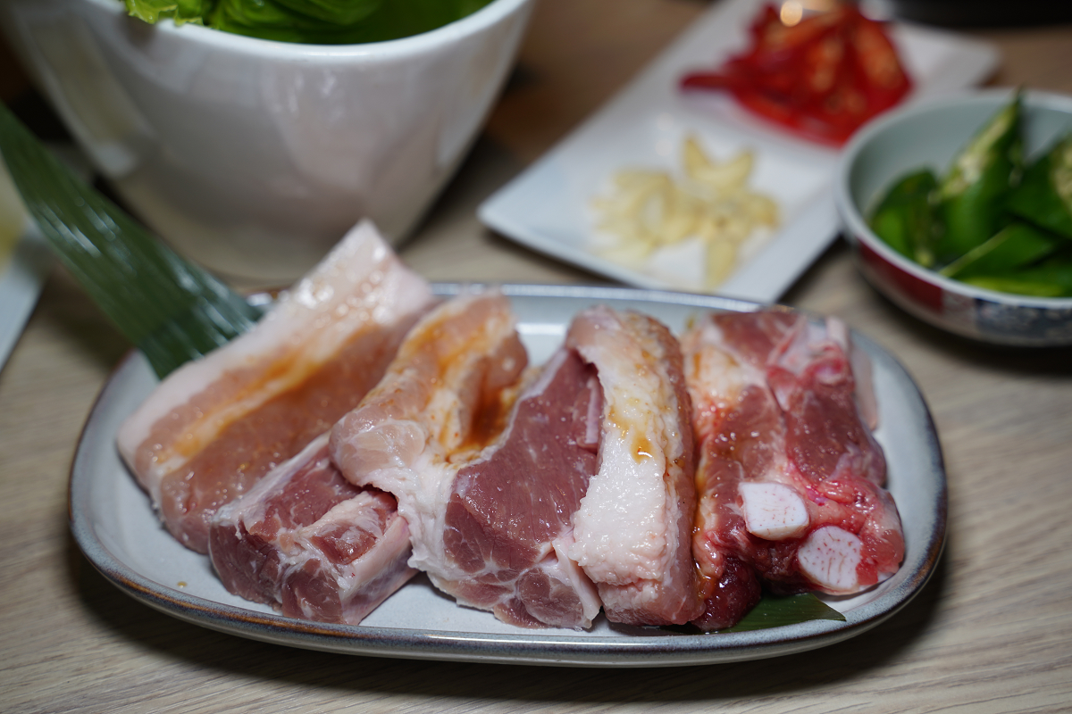 【小秘苑燒肉餐酒】板橋無煙燒肉餐酒館推薦 交通方便好停車 板橋聚餐吃飯好選擇 鄰近捷運板新站