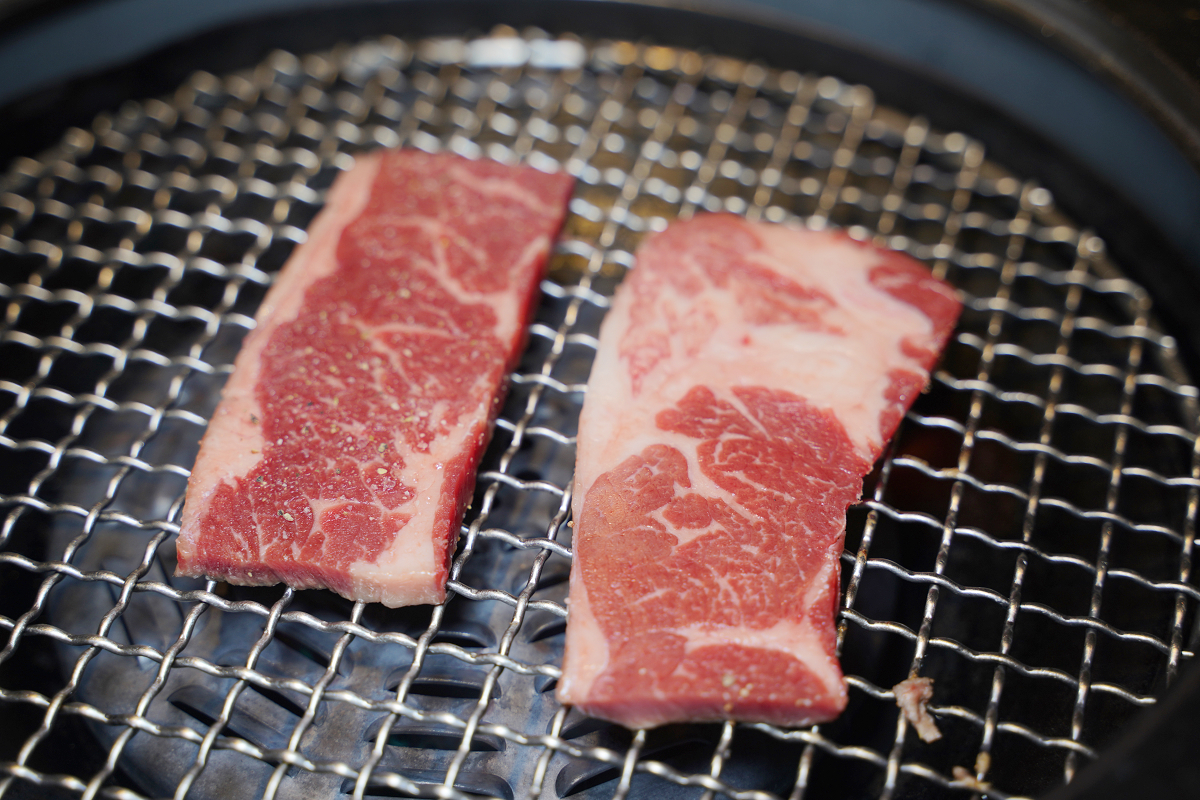 【小秘苑燒肉餐酒】板橋無煙燒肉餐酒館推薦 交通方便好停車 板橋聚餐吃飯好選擇 鄰近捷運板新站