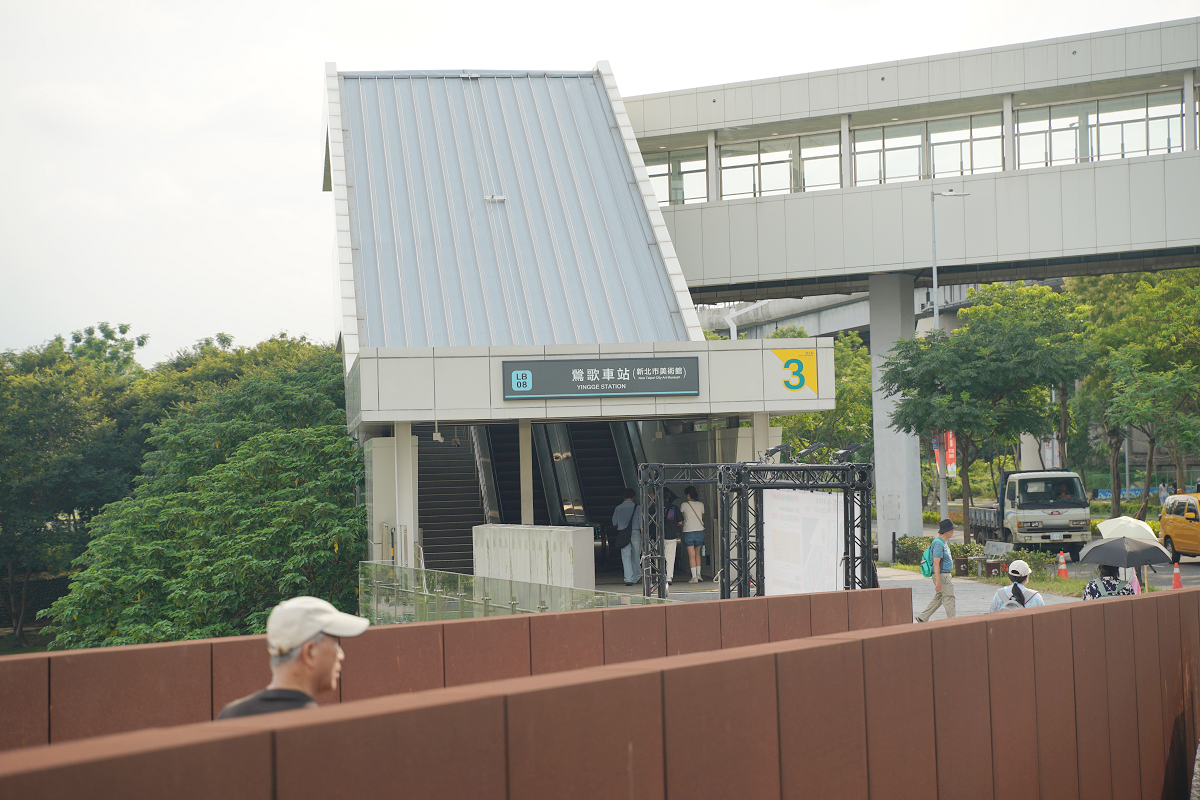 【新北市美術館】新北市第一座公有美術館 新北捷運三鶯線鶯歌車站旁 免費戲水沙坑親子景點好選擇