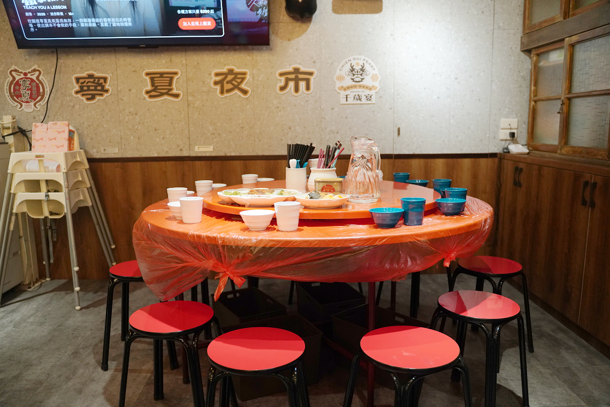【寧夏夜市千歲宴二訪】免排隊吃寧夏夜市排隊名攤 每人660元吃飽飽 AI教父黃仁勳美食地圖